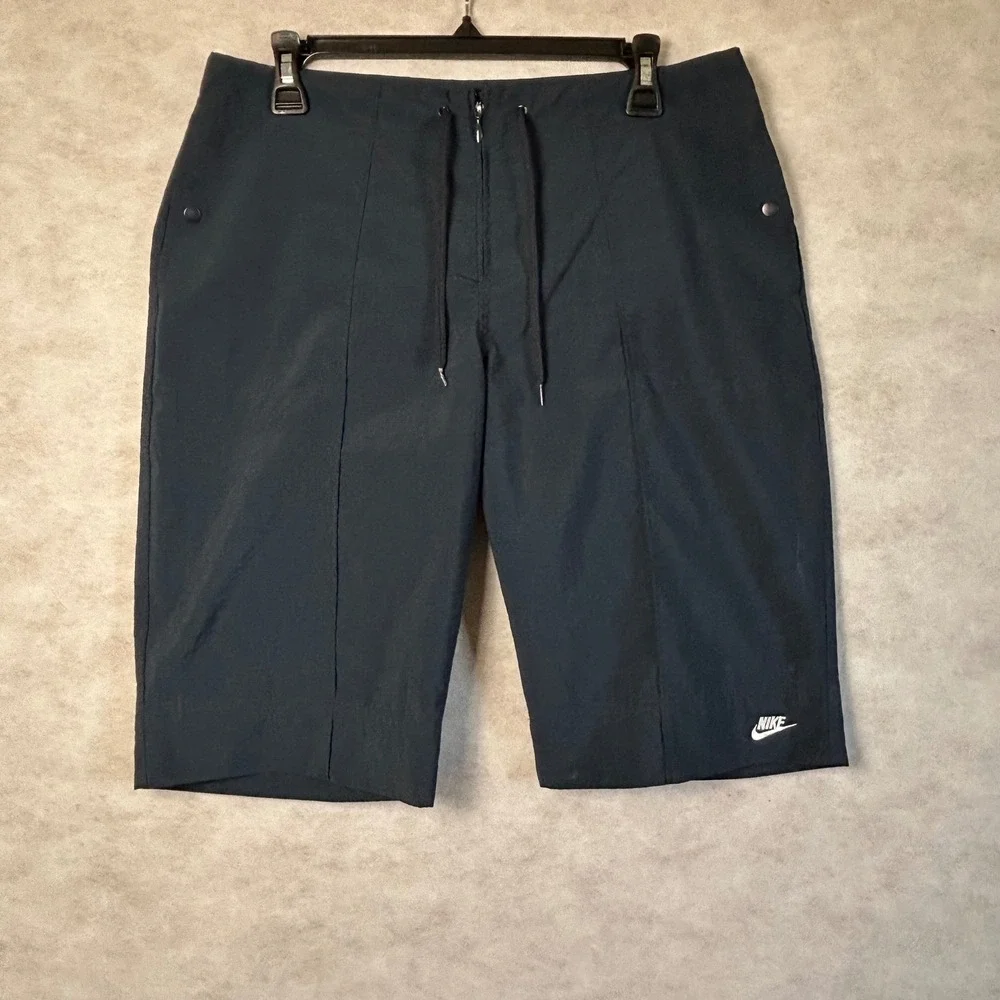 Nike Women Shorts Navy Blue Athletic Casual Size M‎ M(8-10) Knee Length